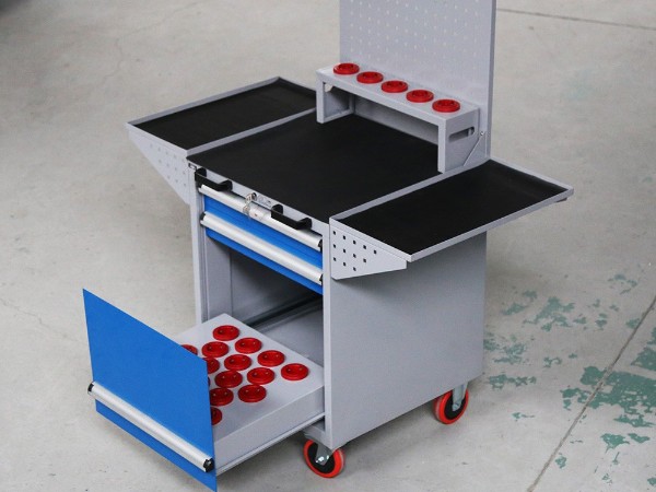 多功能刀具車有什么結構特點？