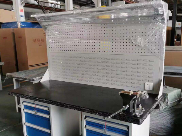 怎么選擇好的蘇州鉗工臺源頭生產廠家？【天金岡】