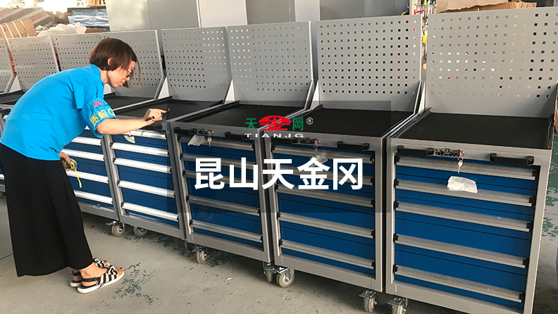 哪里賣鉗工工具柜，年產17000臺廠家天金岡，現貨發