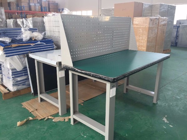 蘇州地區(qū)鉗工實(shí)訓(xùn)桌廠家